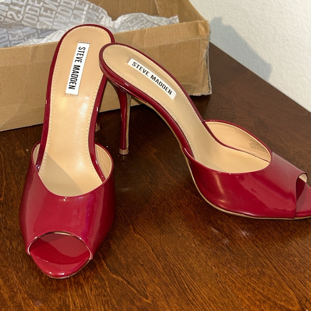 Steve Madden Priya Wine Patent Peep Toe Heels